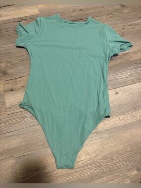 Auden Tshirt bodysuit large green new with tags